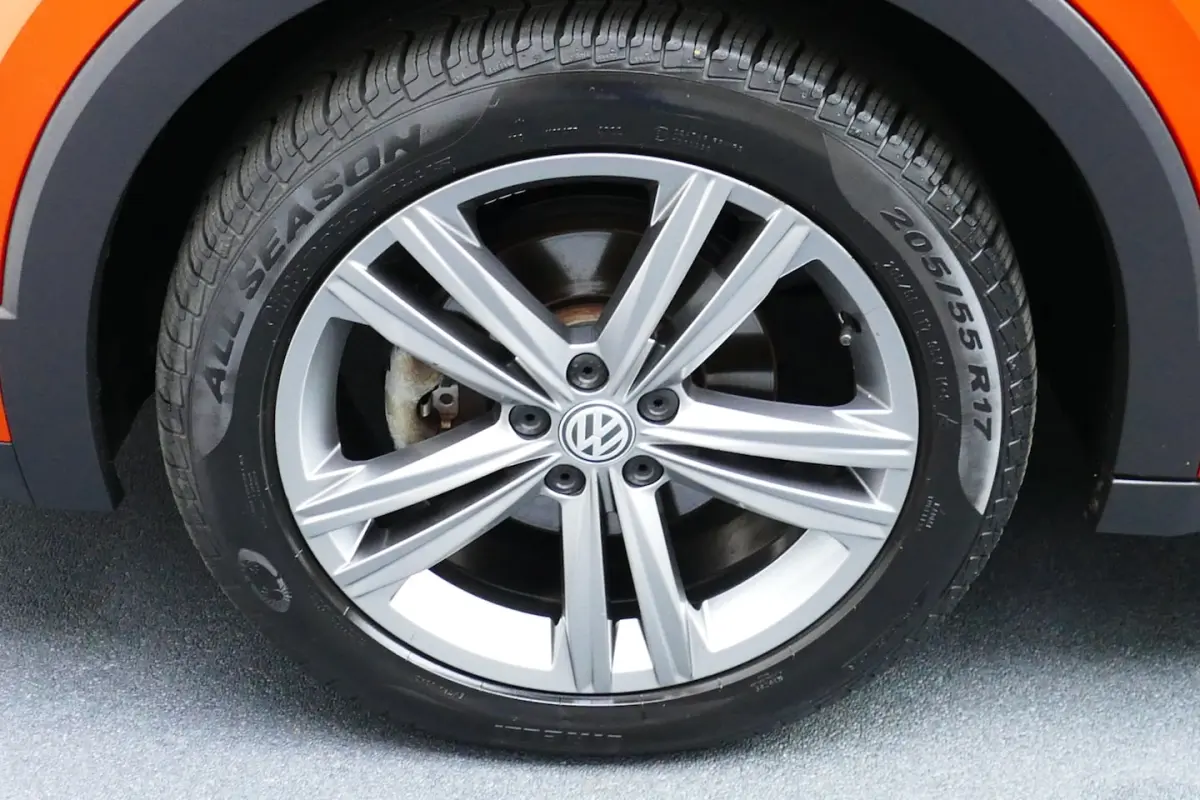 1.0 116pk TSI Style R-Line. Virt Cockpit, Adaptief Cruise, Navi, Led, 17"LMV, Haak 1100kg