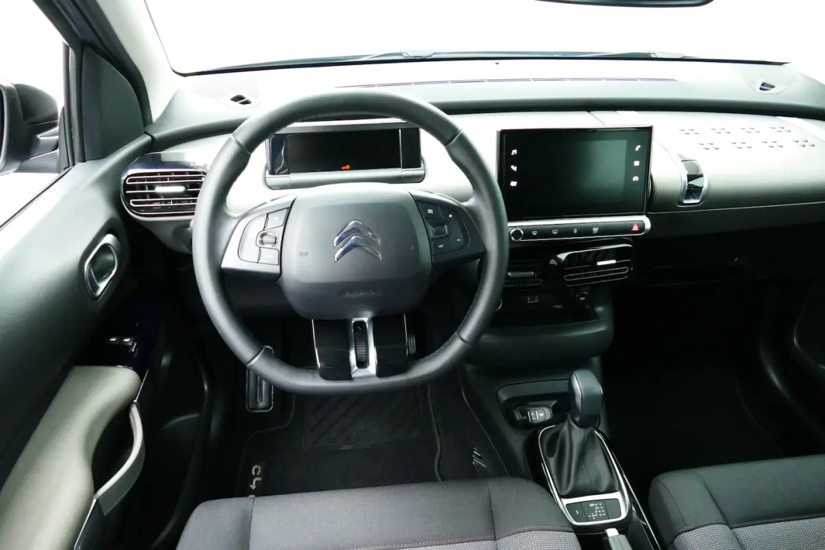 1.2 130pk Shine Plus. Camera, Navi, Clima, Cruise, StoelVerw, Haak 950kg