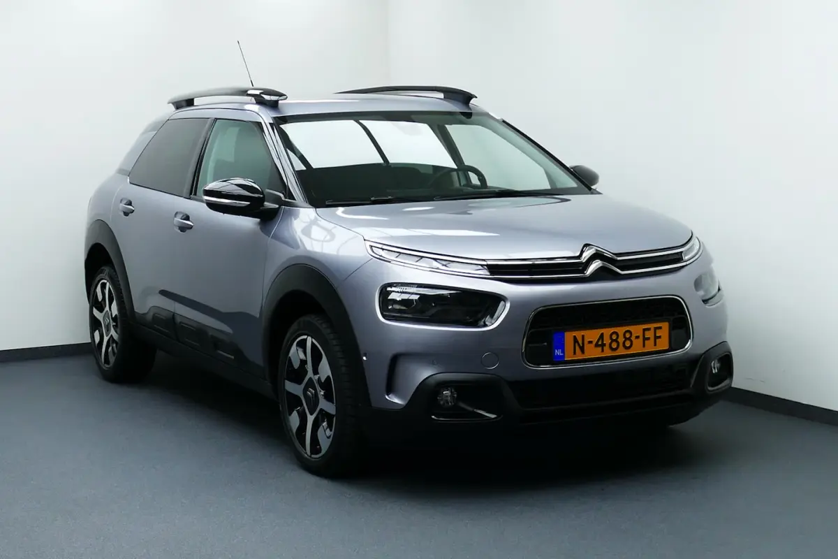 1.2 130pk Shine Plus. Camera, Navi, Clima, Cruise, StoelVerw, Haak 950kg