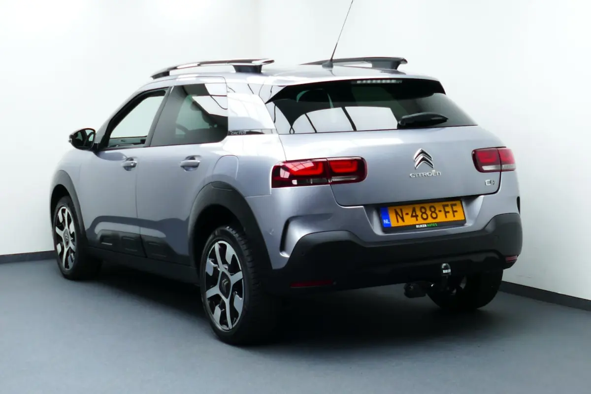 1.2 130pk Shine Plus. Camera, Navi, Clima, Cruise, StoelVerw, Haak 950kg