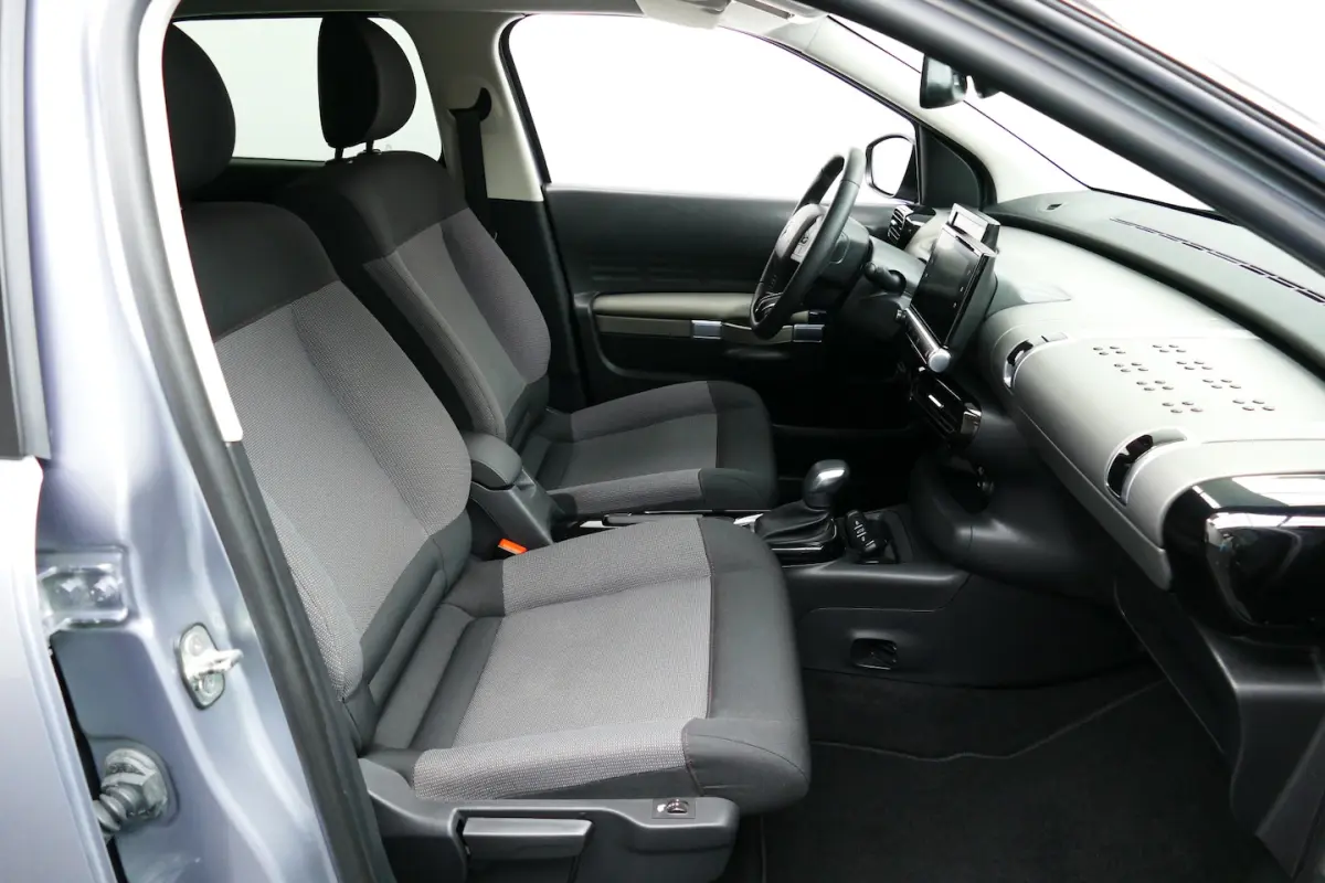 1.2 130pk Shine Plus. Camera, Navi, Clima, Cruise, StoelVerw, Haak 950kg