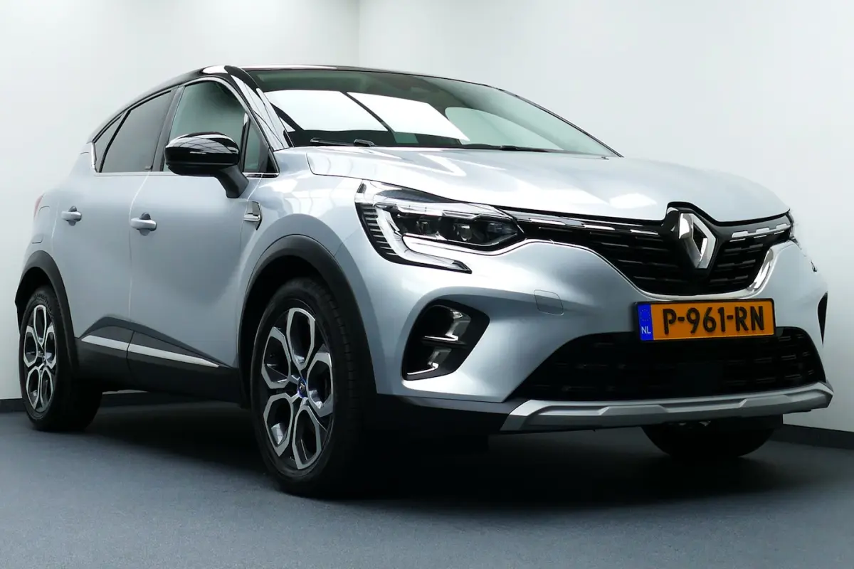 1.6 E-Tech Plug-in Hybrid 160 E-TECH SOH 92, 5%. Zwart Dak, 18"LMV, Full Led, Navi, Clima,