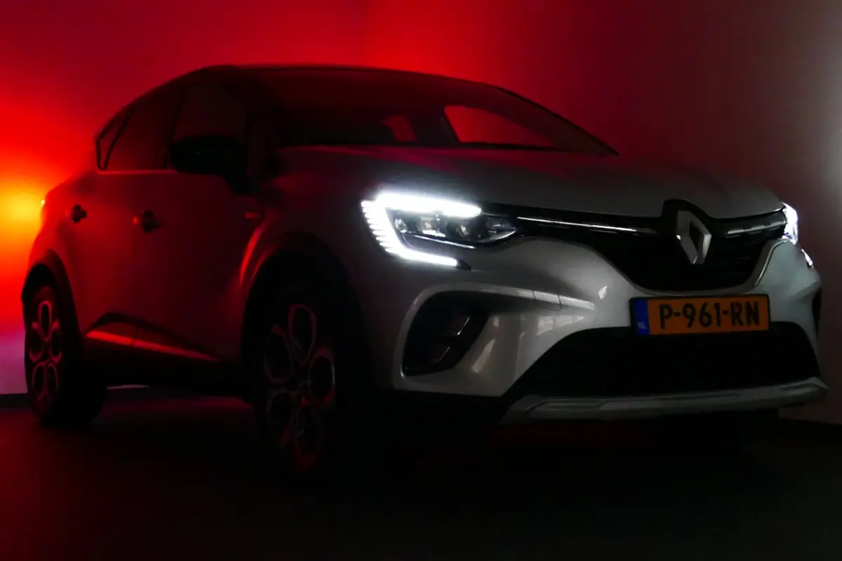 1.6 E-Tech Plug-in Hybrid 160 E-TECH SOH 92, 5%. Zwart Dak, 18"LMV, Full Led, Navi, Clima,