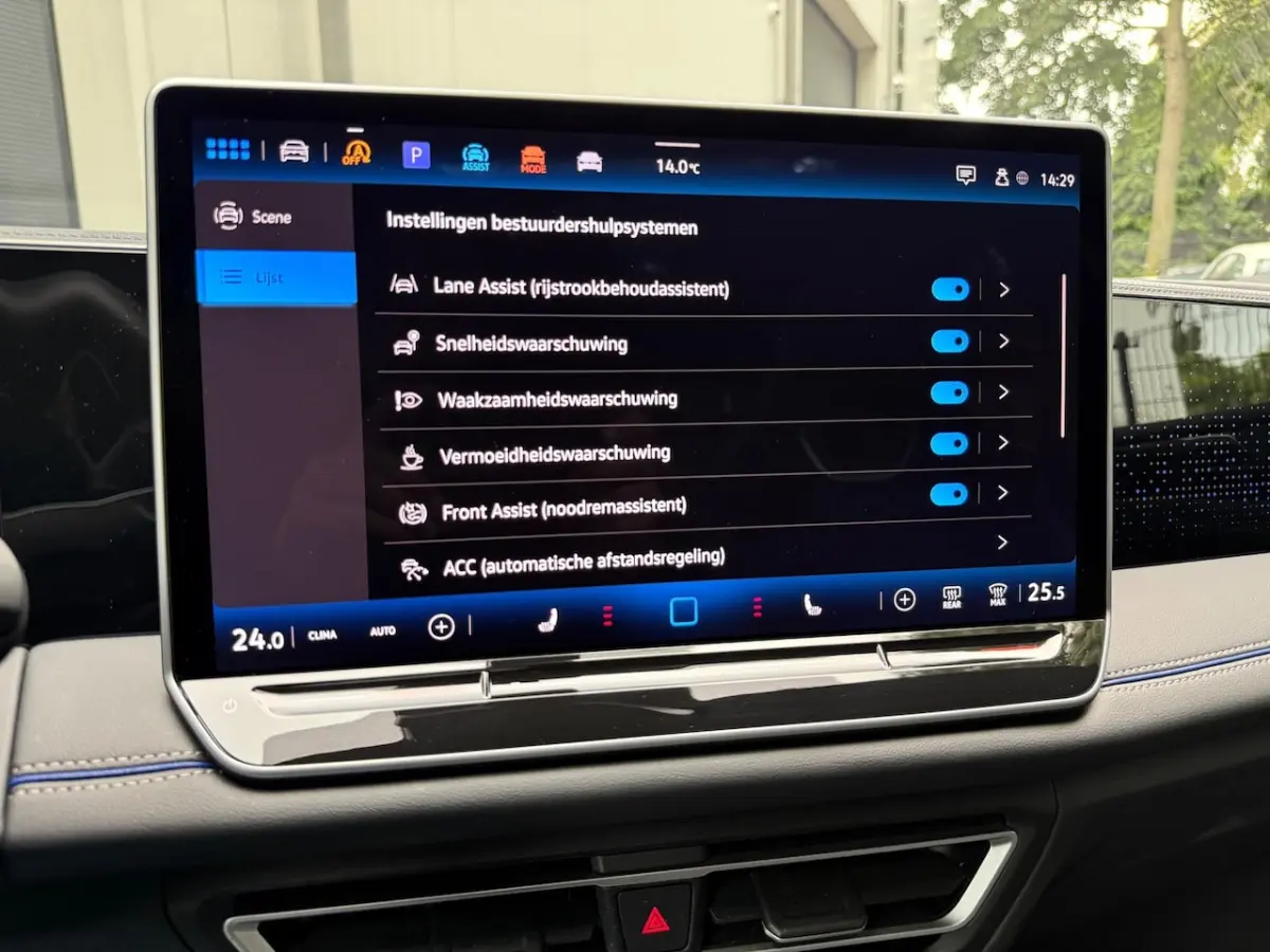 1.5 eTSI 3X R-Line Business Pano/H&K/Head Up/360 Camera/Trekhaak/IQ/Matrix/Key Less/Car Pl