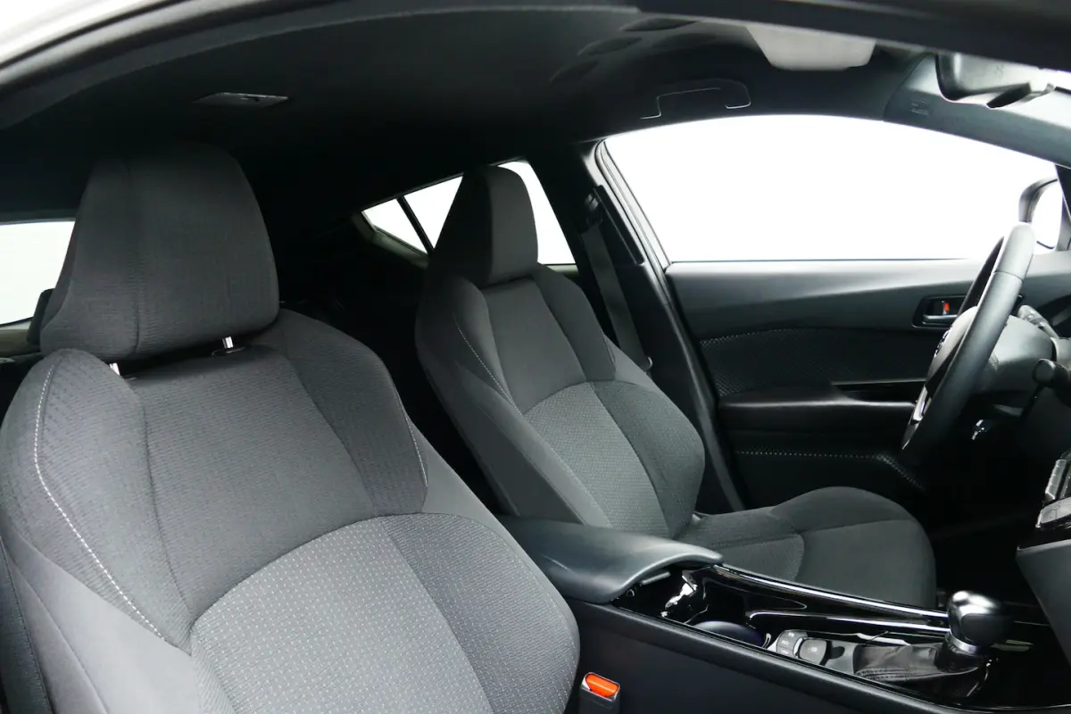 1.8 Hybrid Executive. Bi Tone, Navi, Camera, StoelVerw, 18"LMV, Afn Haak