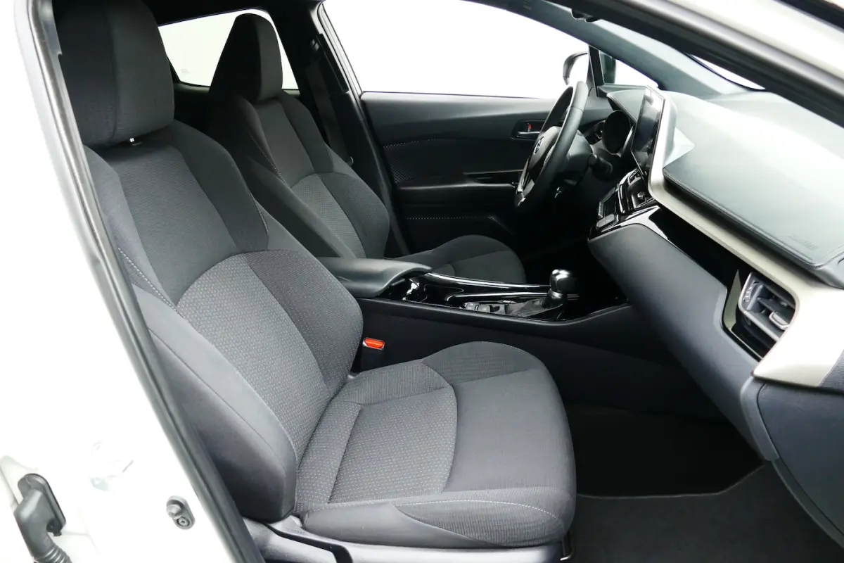 1.8 Hybrid Executive. Bi Tone, Navi, Camera, StoelVerw, 18"LMV, Afn Haak