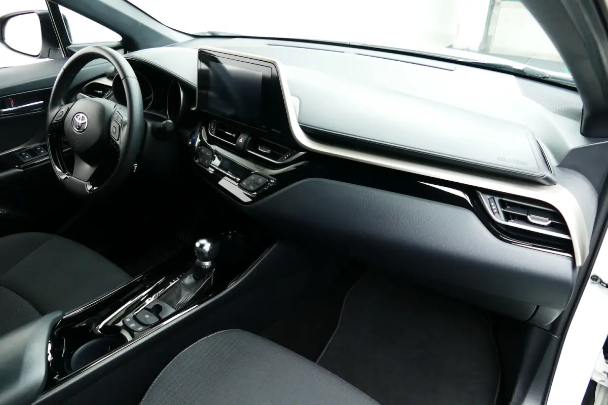 1.8 Hybrid Executive. Bi Tone, Navi, Camera, StoelVerw, 18"LMV, Afn Haak
