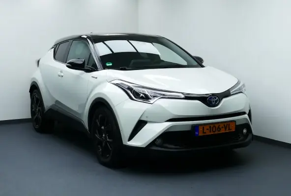 1.8 Hybrid Executive. Bi Tone, Navi, Camera, StoelVerw, 18"LMV, Afn Haak