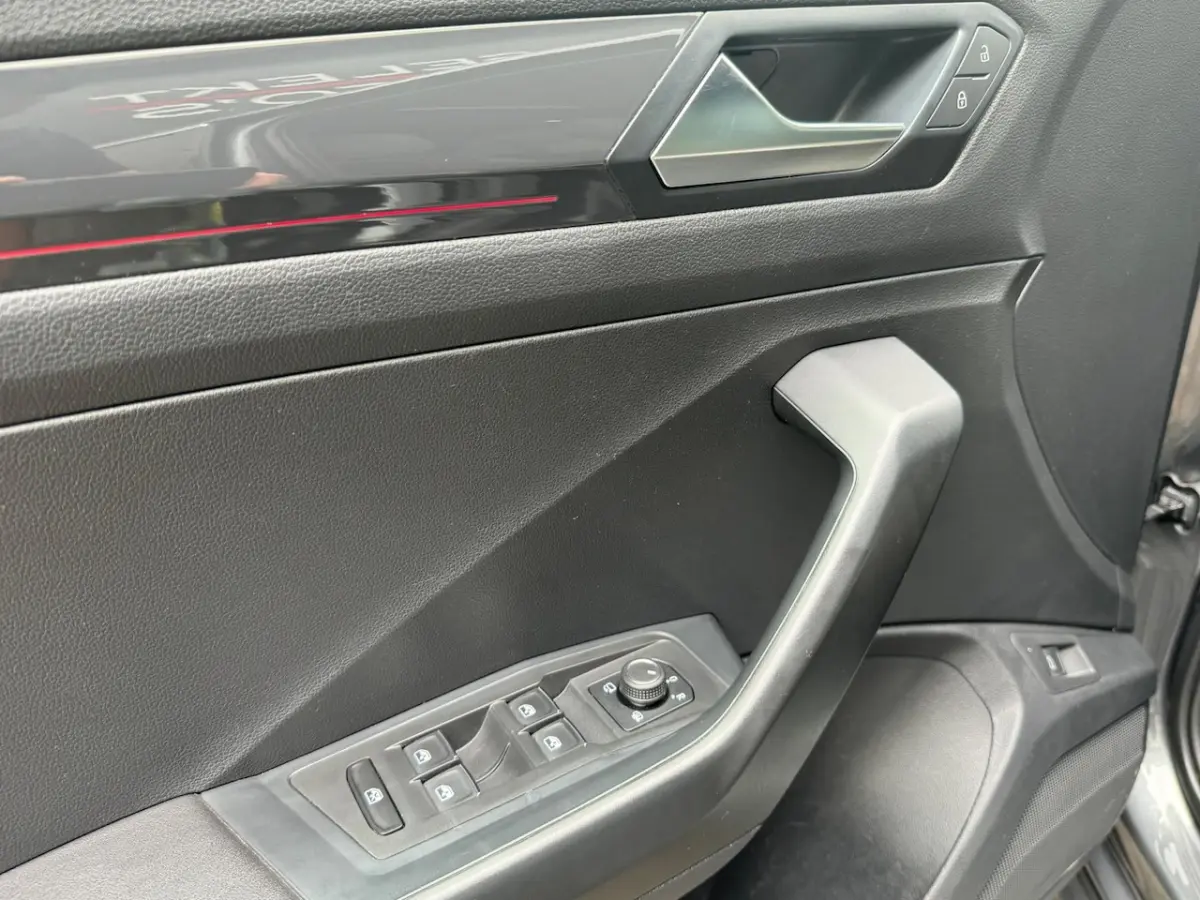 2.0 TSI 4Motion Sport DSG Pano/LED/ACC/Beats/Virtual/19 Inch/Apple/Navigatie/Bluetooth/Tre