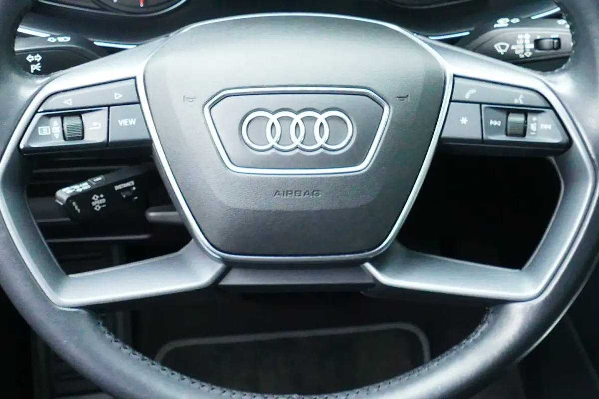 40 TDI Business Edition. Adaptief Cruise, Navi, Stoelverw, Elek klep, PDC V+A