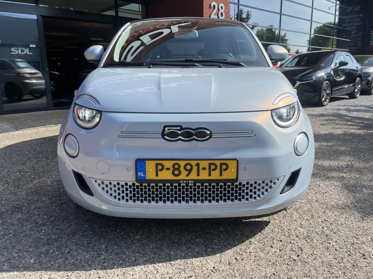 La Prima 42 kWh SOH 92% // CABRIO // ADAPTIEVE CRUISE // PARKEERCAMERA // NAVI+CARPLAY //
