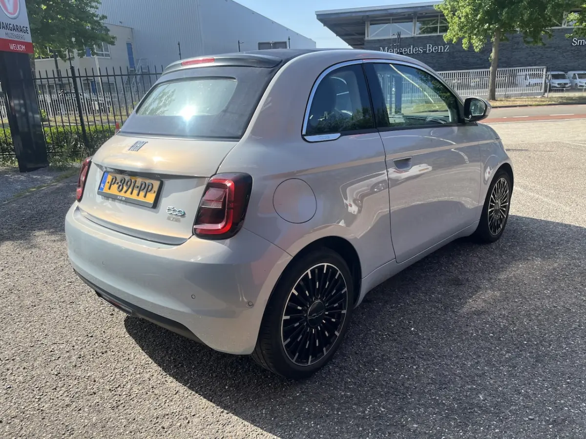La Prima 42 kWh SOH 92% // CABRIO // ADAPTIEVE CRUISE // PARKEERCAMERA // NAVI+CARPLAY //