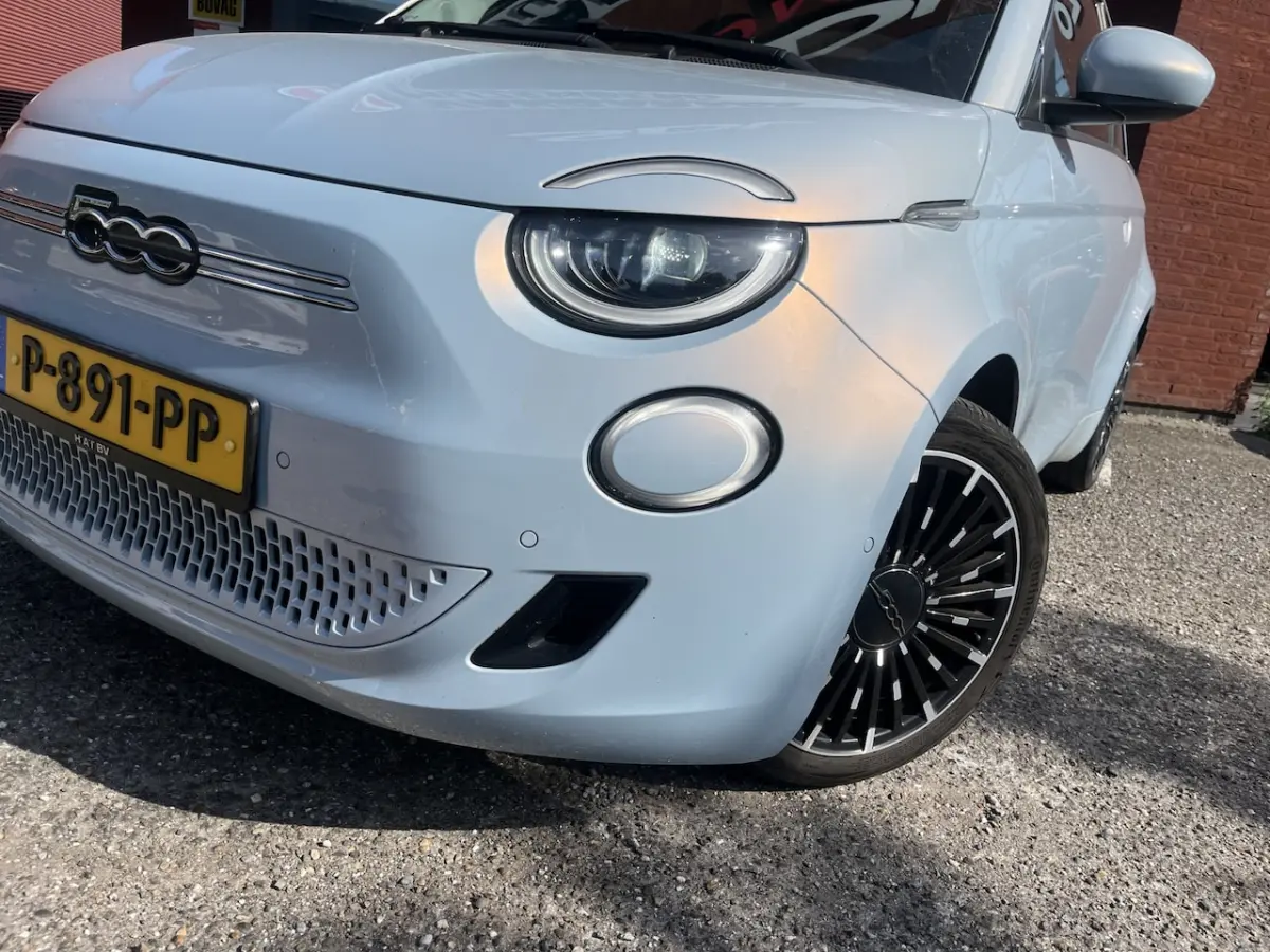 La Prima 42 kWh SOH 92% // CABRIO // ADAPTIEVE CRUISE // PARKEERCAMERA // NAVI+CARPLAY //