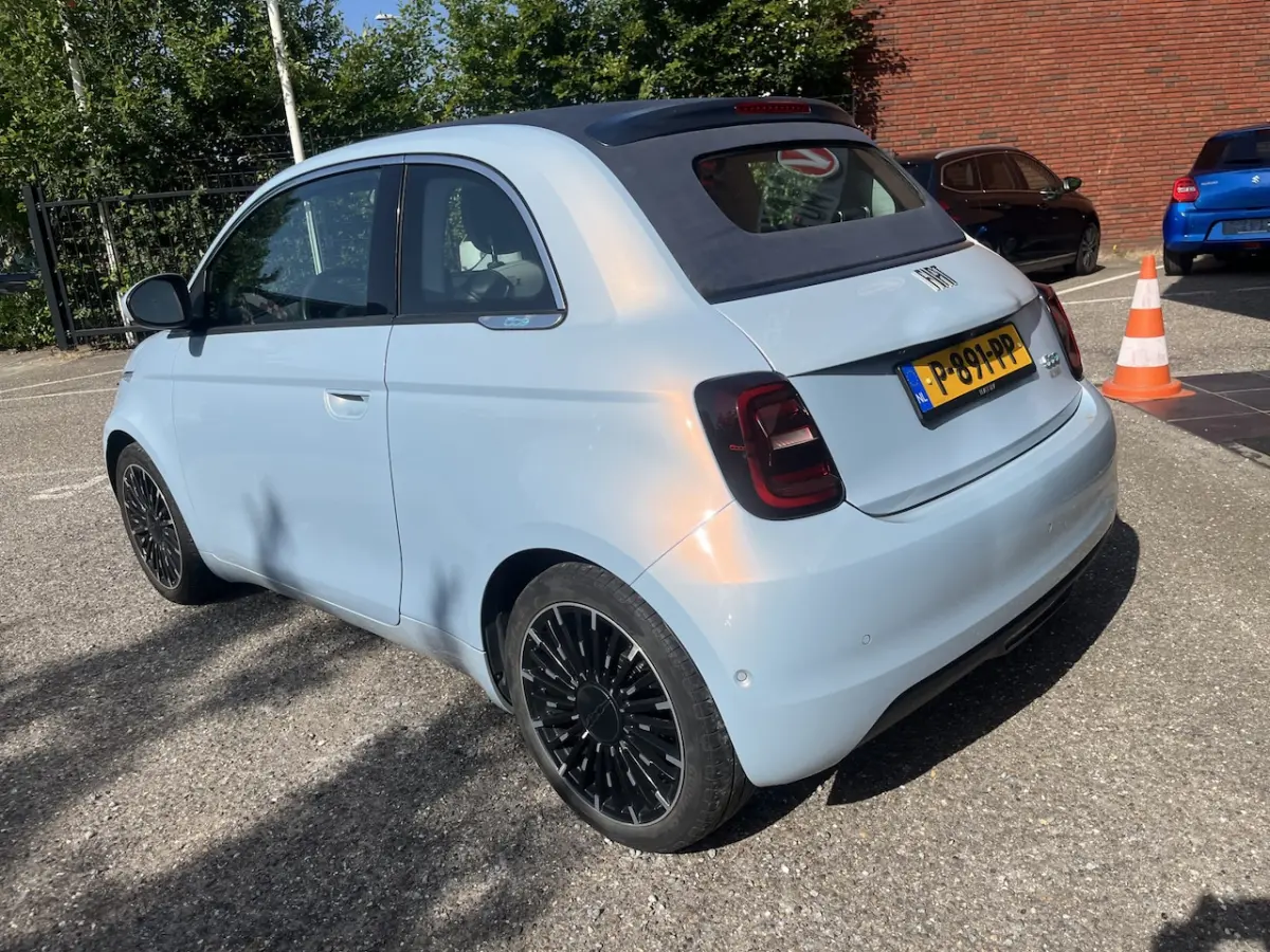 La Prima 42 kWh SOH 92% // CABRIO // ADAPTIEVE CRUISE // PARKEERCAMERA // NAVI+CARPLAY //