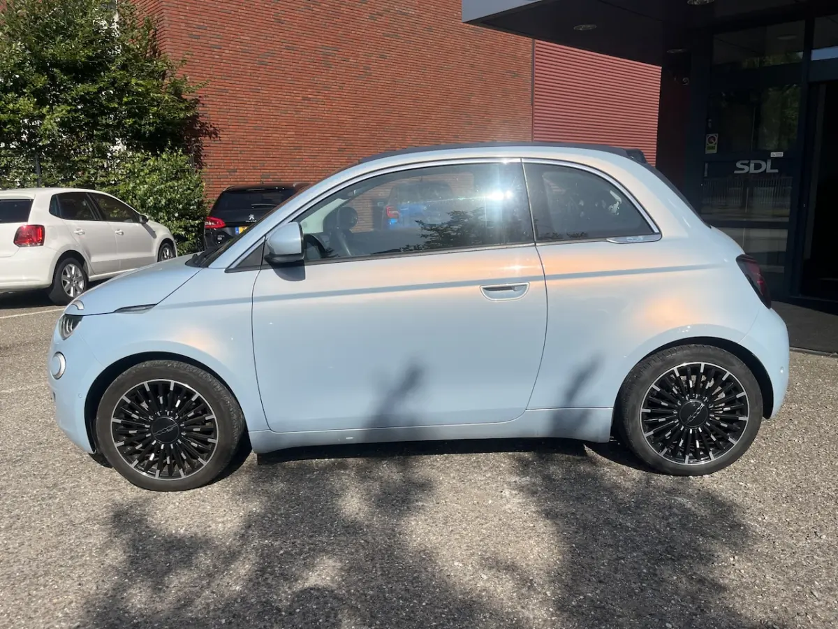 La Prima 42 kWh SOH 92% // CABRIO // ADAPTIEVE CRUISE // PARKEERCAMERA // NAVI+CARPLAY //