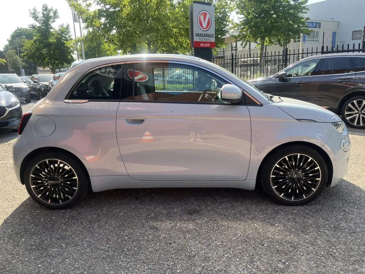 La Prima 42 kWh SOH 92% // CABRIO // ADAPTIEVE CRUISE // PARKEERCAMERA // NAVI+CARPLAY //