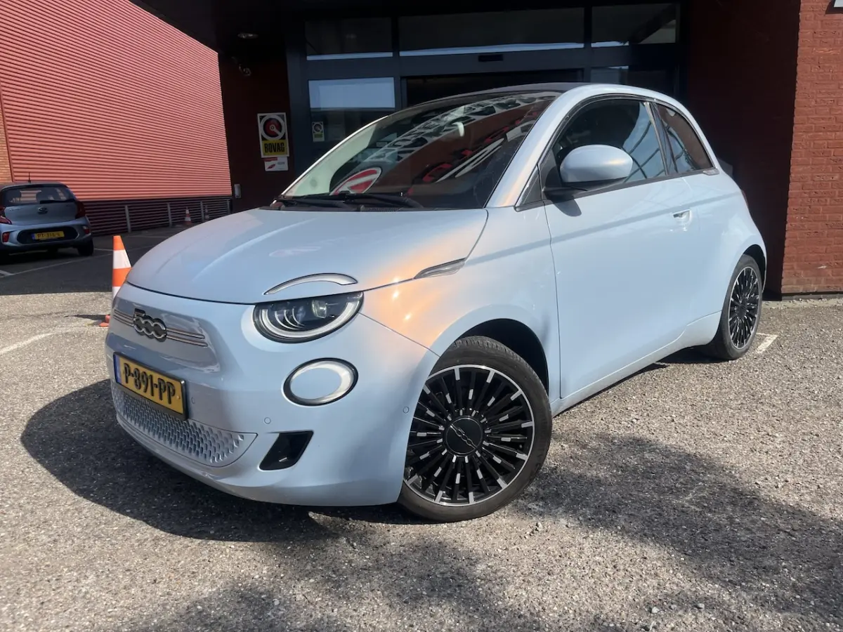 La Prima 42 kWh SOH 92% // CABRIO // ADAPTIEVE CRUISE // PARKEERCAMERA // NAVI+CARPLAY //
