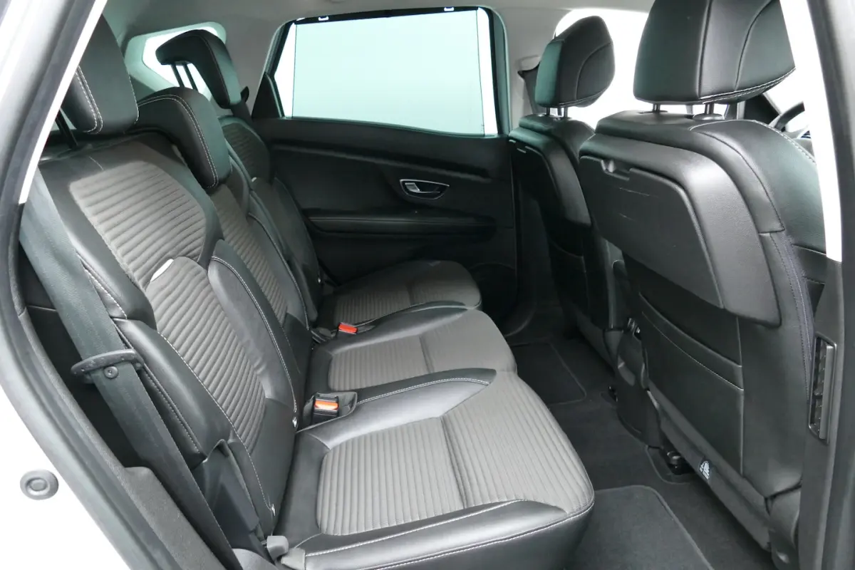 1.2 TCe Intens. Afwijkende Dakkleur, Navi, Camera, Clima, 20"LMV, Haak 1850kg