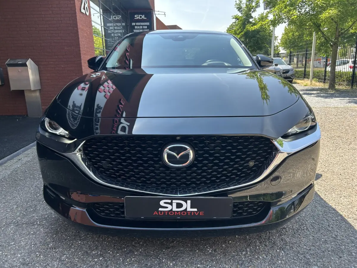 2.0 e-SkyActiv-X M Hybrid 187 PK Luxury // FULL LED // 360 CAMERA // NAVI + CARPLAY // MEM