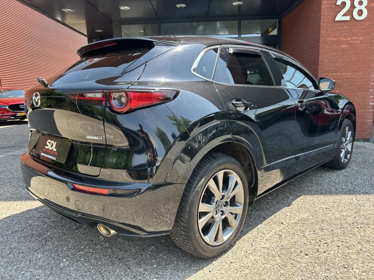 2.0 e-SkyActiv-X M Hybrid 187 PK Luxury // FULL LED // 360 CAMERA // NAVI + CARPLAY // MEM