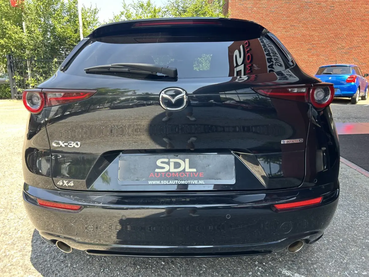 2.0 e-SkyActiv-X M Hybrid 187 PK Luxury // FULL LED // 360 CAMERA // NAVI + CARPLAY // MEM