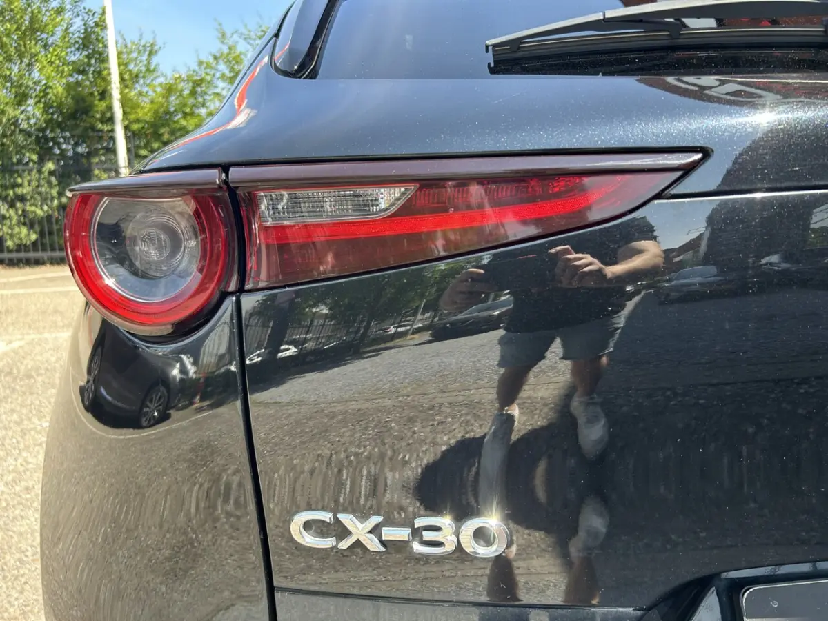 2.0 e-SkyActiv-X M Hybrid 187 PK Luxury // FULL LED // 360 CAMERA // NAVI + CARPLAY // MEM