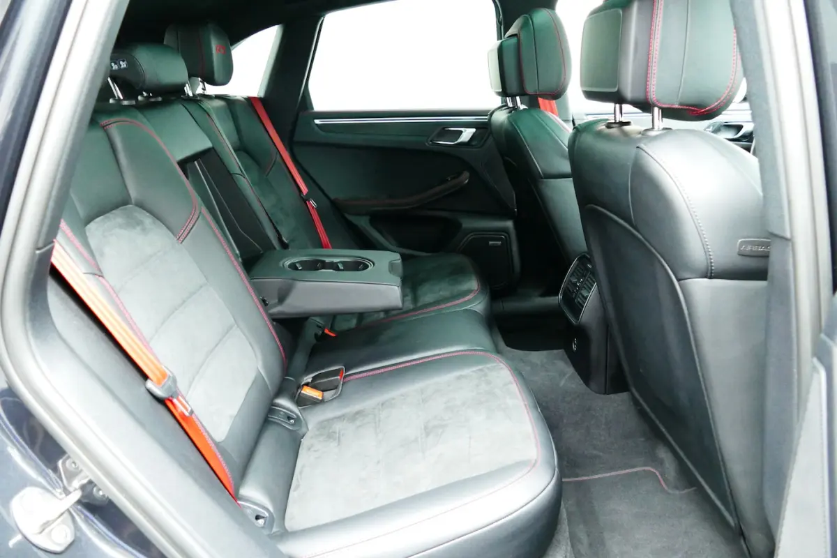 2.9 GTS. Panodak, Bose, Luchtvering, Sport Chrono, 21"LMV, Leer/Alcantara