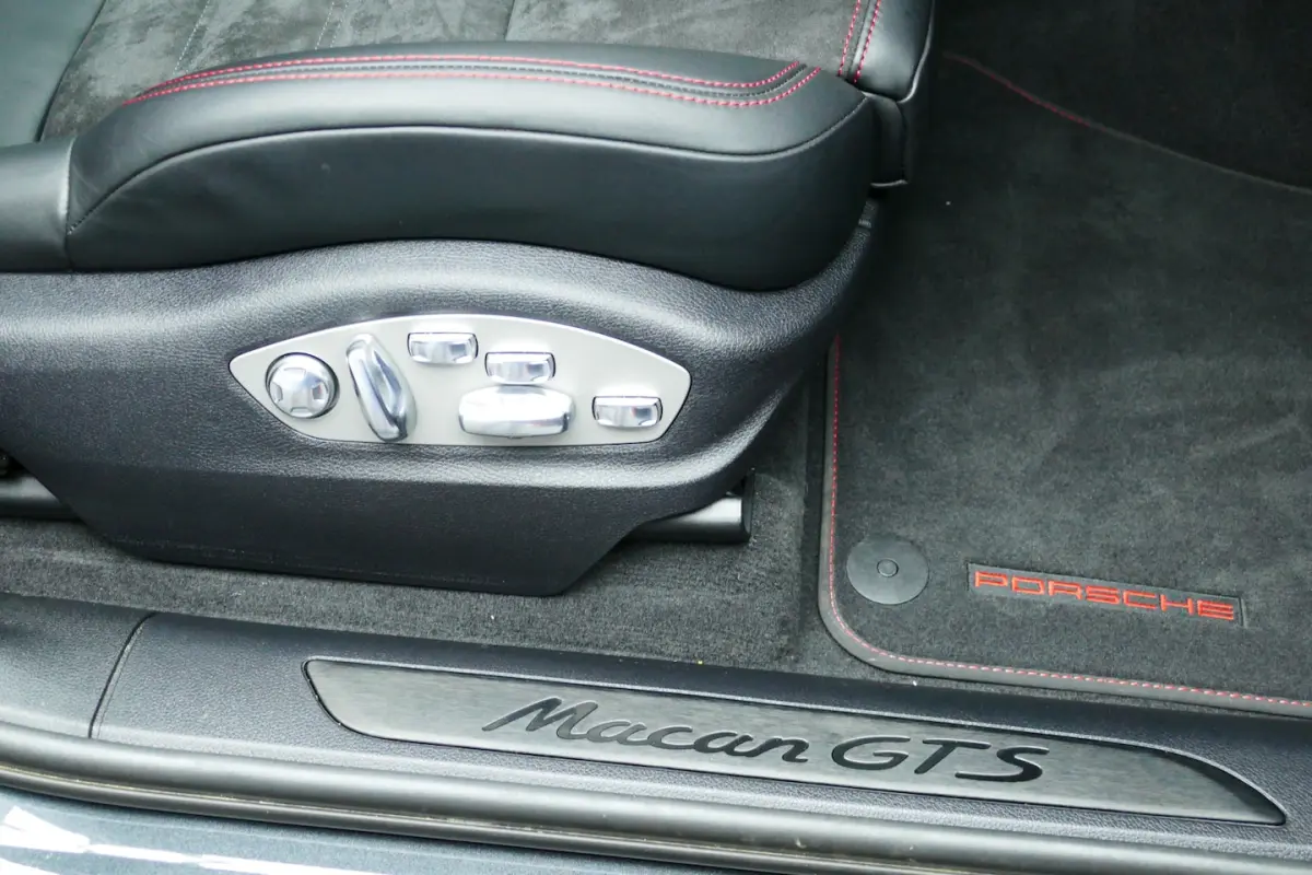 2.9 GTS. Panodak, Bose, Luchtvering, Sport Chrono, 21"LMV, Leer/Alcantara