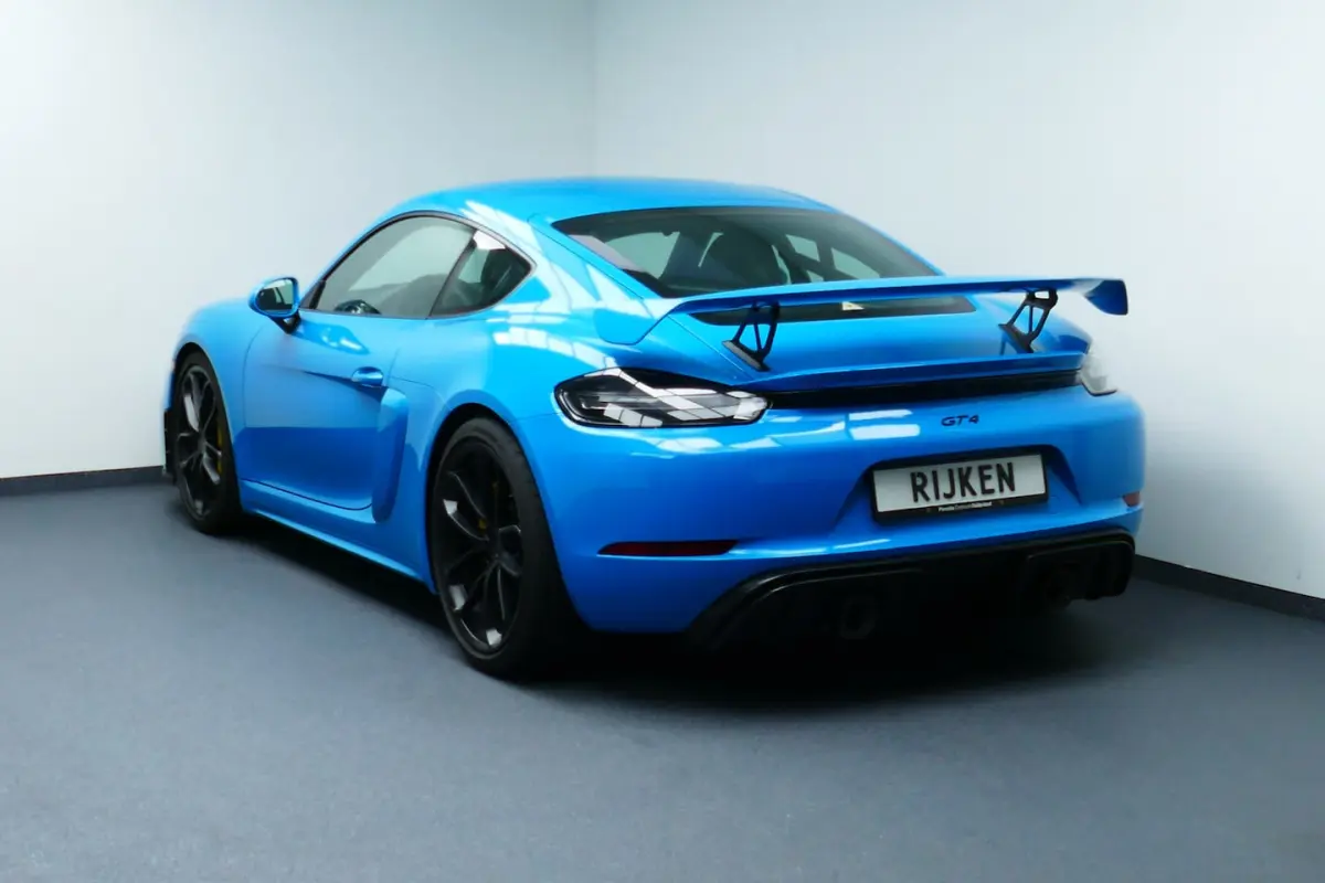 GT4 4.0 420PK Keramische Remmen, Akrapovic, Sport Stoelen, ClubSport Pakket