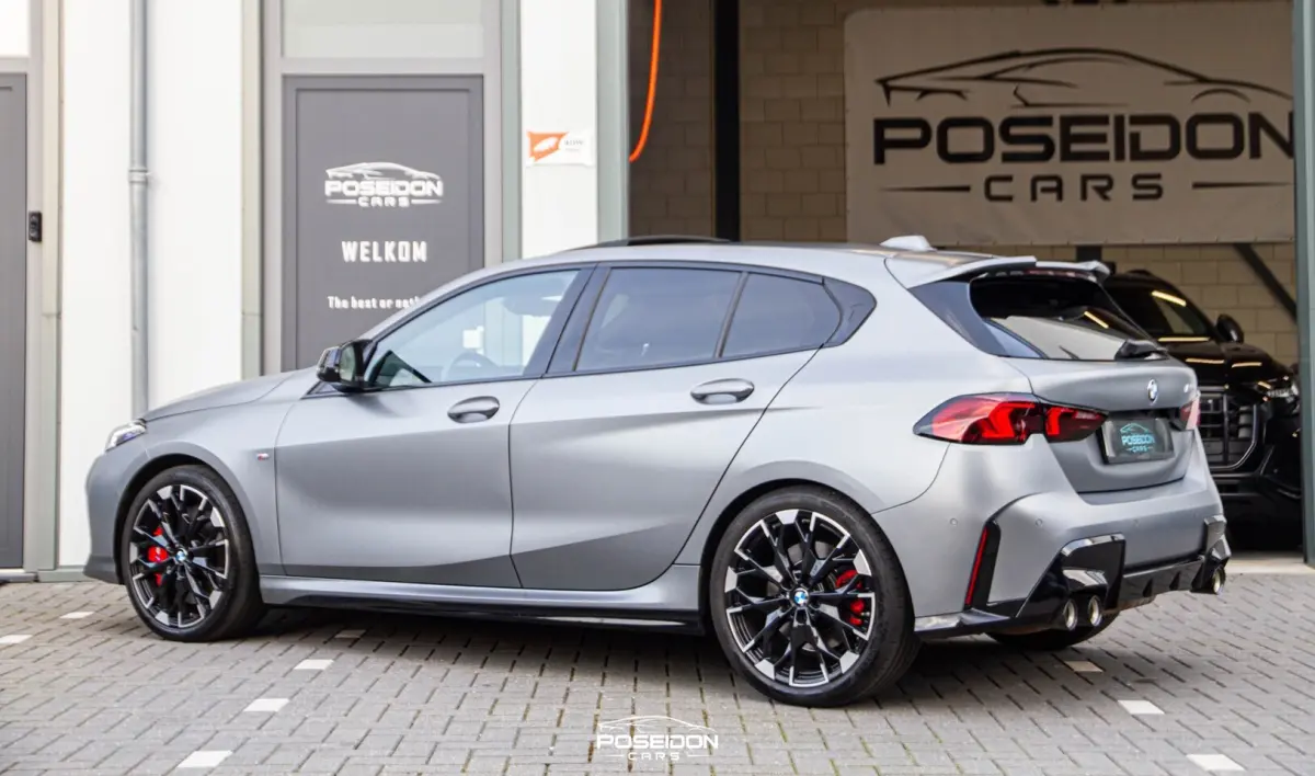 M135i xDrive PANO | KEYLESS | HARMAN/KARDON | MATTGRIJS | BOMVOLL