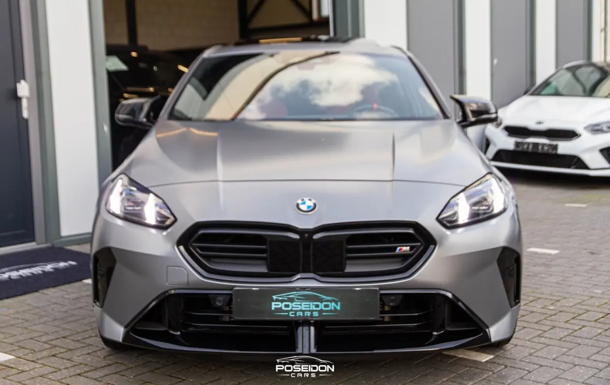 M135i xDrive PANO | KEYLESS | HARMAN/KARDON | MATTGRIJS | BOMVOLL