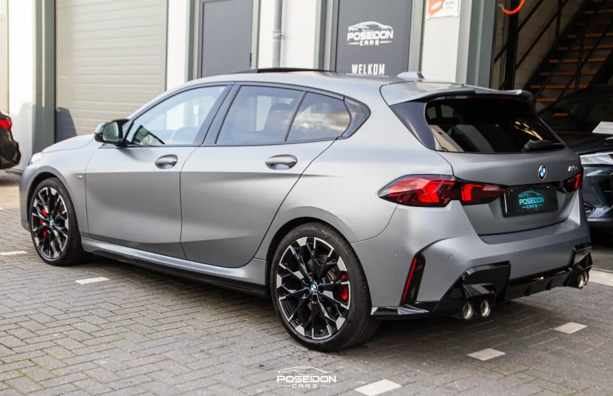 M135i xDrive PANO | KEYLESS | HARMAN/KARDON | MATTGRIJS | BOMVOLL