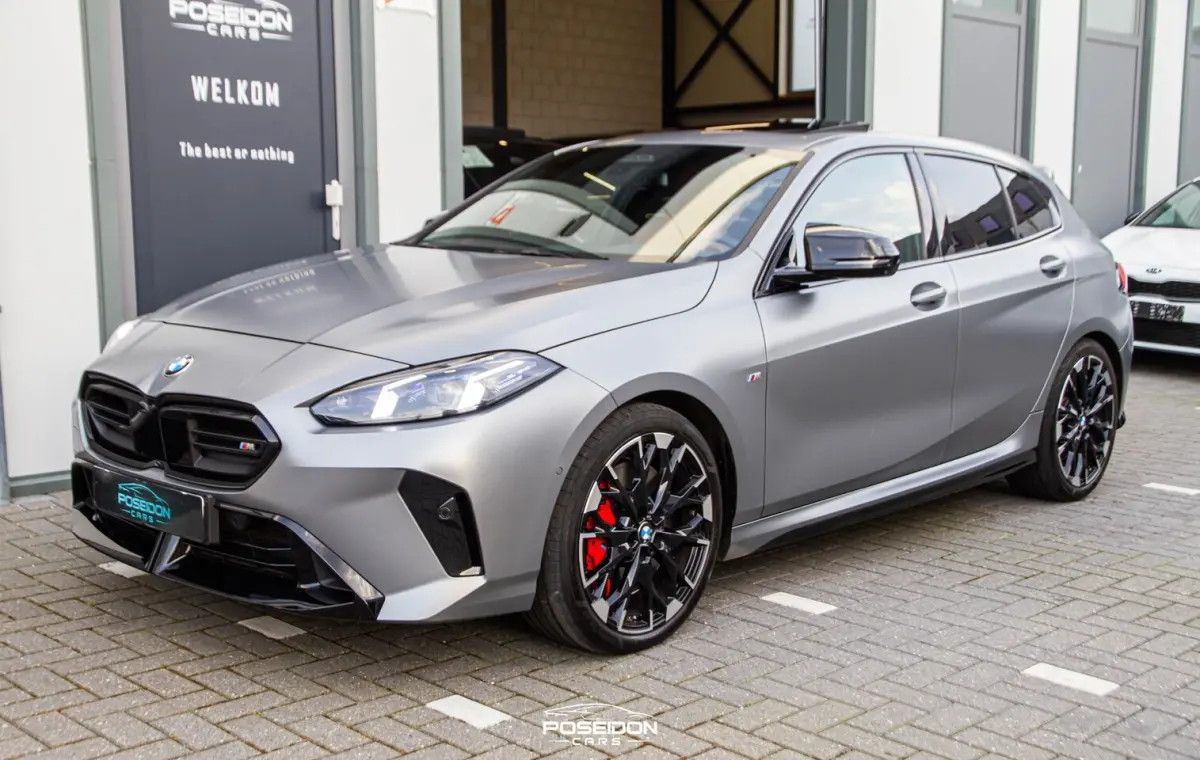 M135i xDrive PANO | KEYLESS | HARMAN/KARDON | MATTGRIJS | BOMVOLL