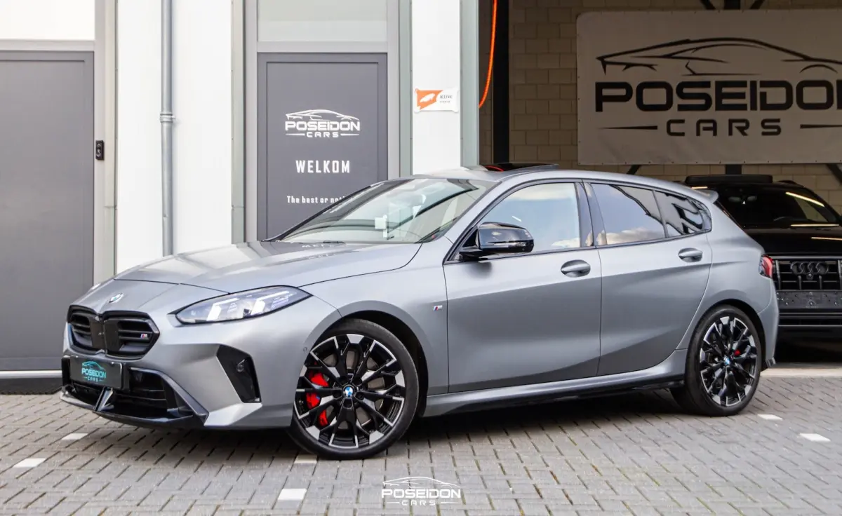 M135i xDrive PANO | KEYLESS | HARMAN/KARDON | MATTGRIJS | BOMVOLL