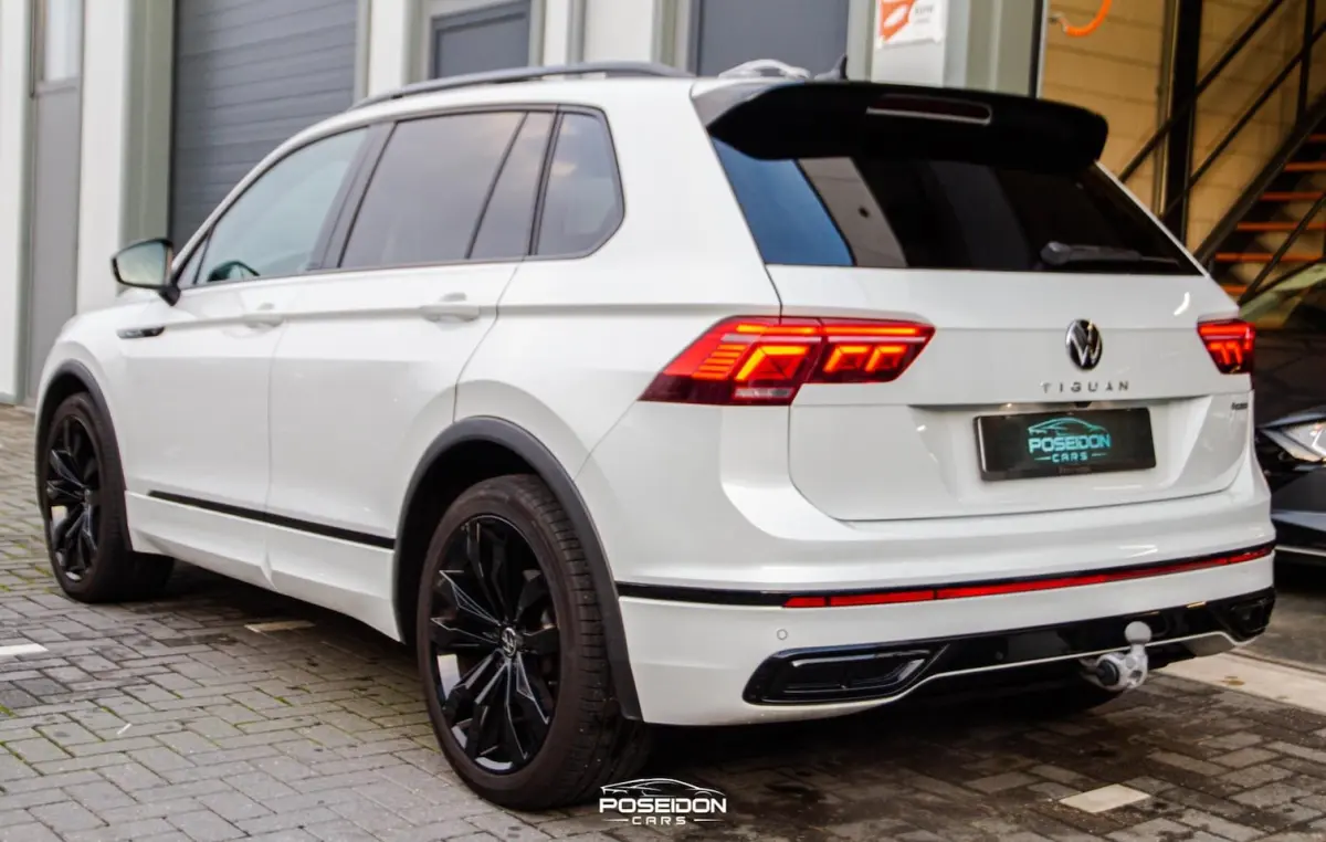2.0 TSI 4Motion R-LINE | PANORAMADAK | 360 CAMERA | HEAD-UP | SFEERVERLICHTING | STUURVERW