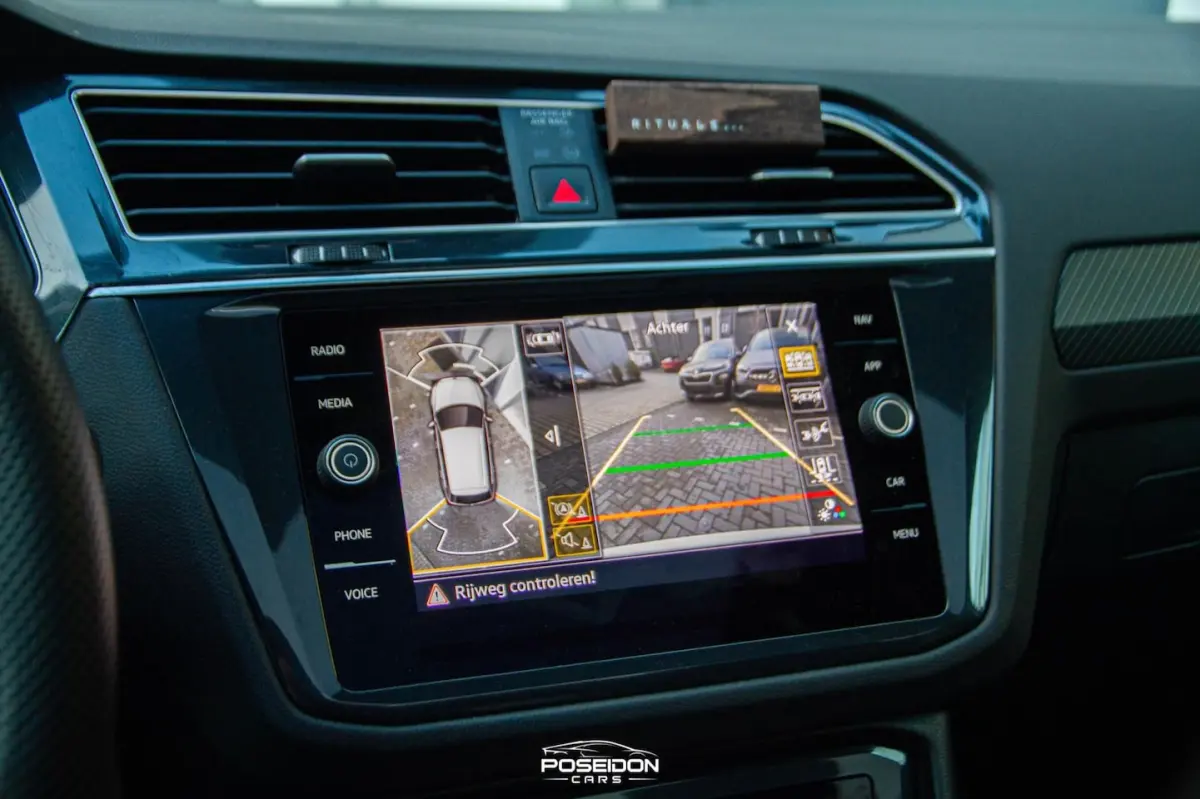 2.0 TSI 4Motion R-LINE | PANORAMADAK | 360 CAMERA | HEAD-UP | SFEERVERLICHTING | STUURVERW