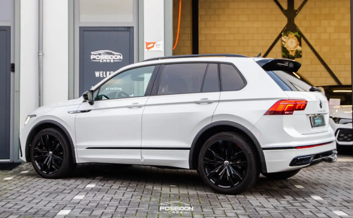 2.0 TSI 4Motion R-LINE | PANORAMADAK | 360 CAMERA | HEAD-UP | SFEERVERLICHTING | STUURVERW