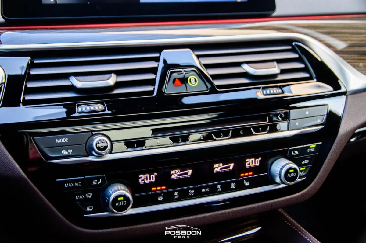 530i M-Pakket | Panoramadak | Memory | Head-Up | A.Camera | Sfeerverlichting | Adaptive LE