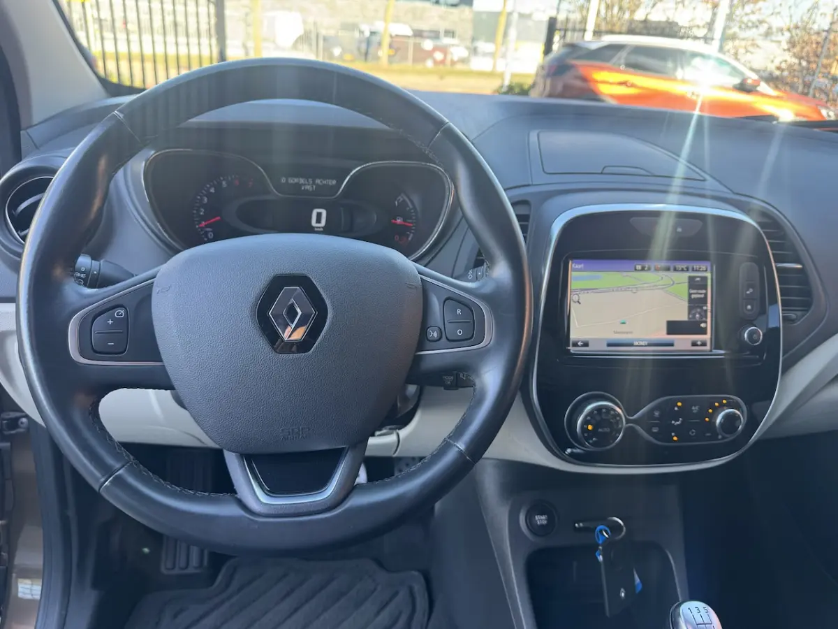 0.9 TCe Edition 34000KM // FULL LED // LEDER // CAMERA // NAVI // KEYLESS // CLIMA // PDC