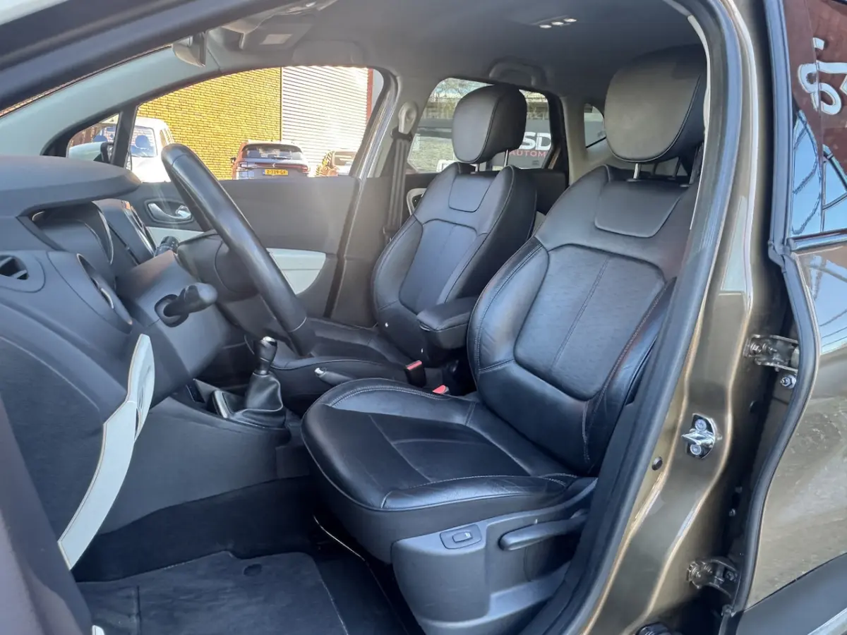 0.9 TCe Edition 34000KM // FULL LED // LEDER // CAMERA // NAVI // KEYLESS // CLIMA // PDC
