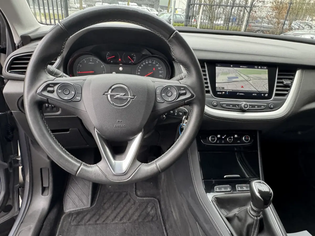 1.2 Turbo Innovation 130PK // LED // CAMERA // PDC V+A // CLIMA // NAVI + CARPLAY