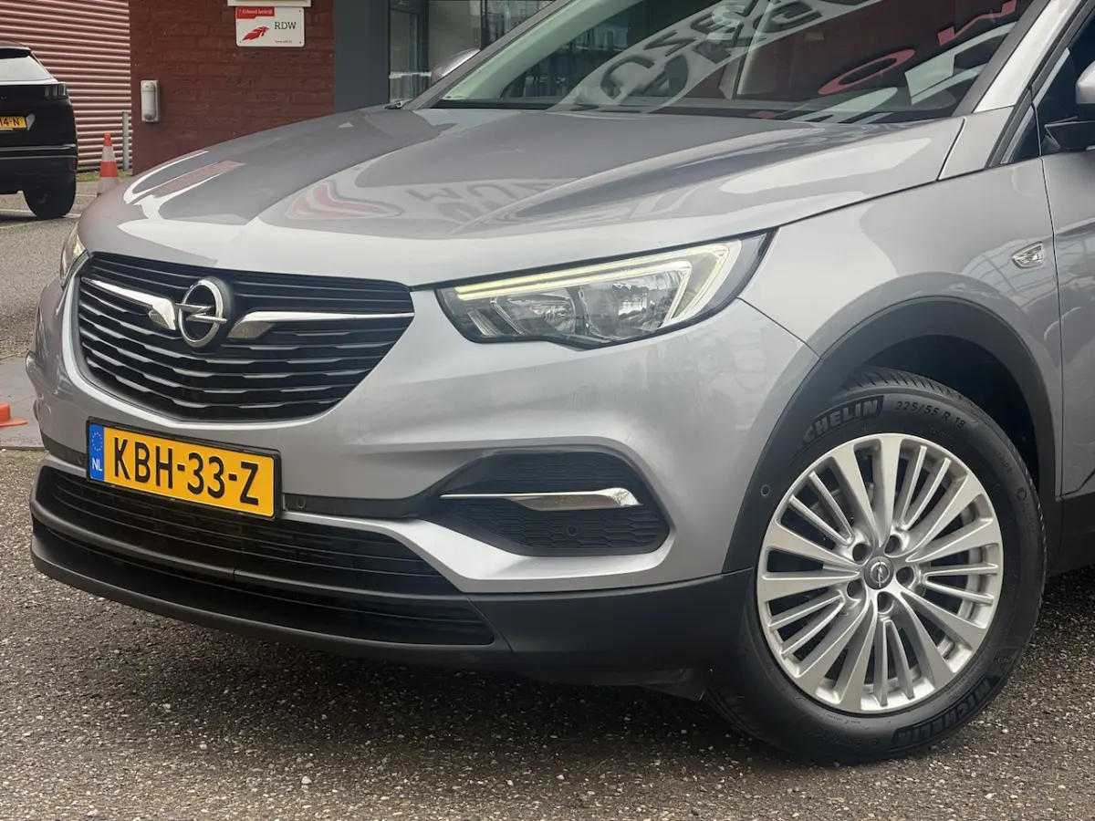 1.2 Turbo Innovation 130PK // LED // CAMERA // PDC V+A // CLIMA // NAVI + CARPLAY