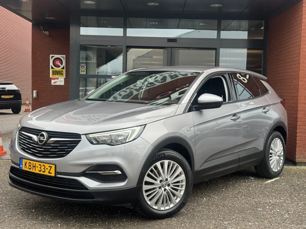 1.2 Turbo Innovation 130PK // LED // CAMERA // PDC V+A // CLIMA // NAVI + CARPLAY