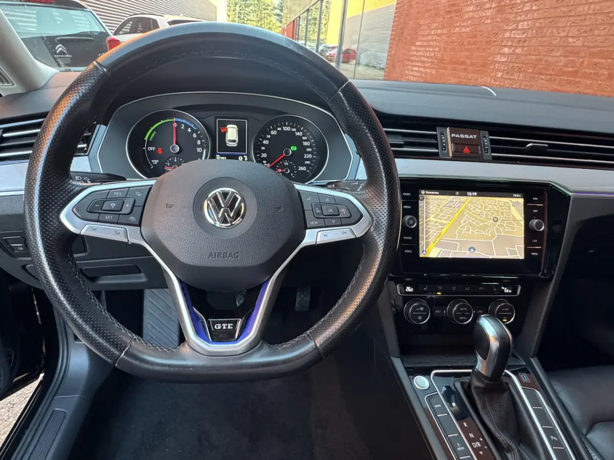 1.4 TSI PHEV GTE Business // DEALER ONDERHOUDEN //VOL LEDER ERGO COMFORT // TREKHAAK // NA