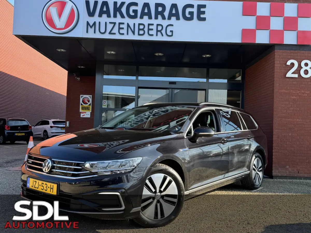1.4 TSI PHEV GTE Business // DEALER ONDERHOUDEN //VOL LEDER ERGO COMFORT // TREKHAAK // NA