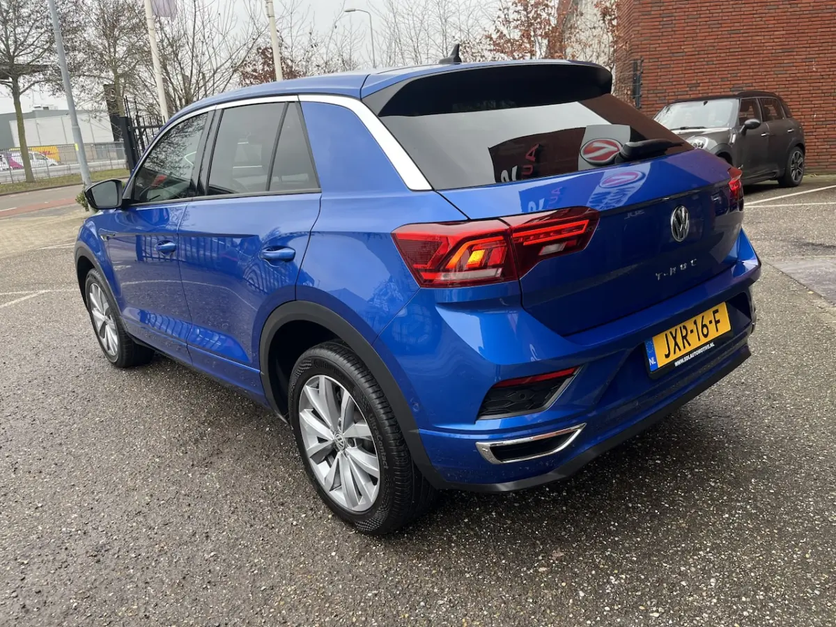 1.5 TSI Sport Business R-Line // NAVI // CAMERA // APPLE CARPLAY- ANDROID AUTO // ELEK. AC