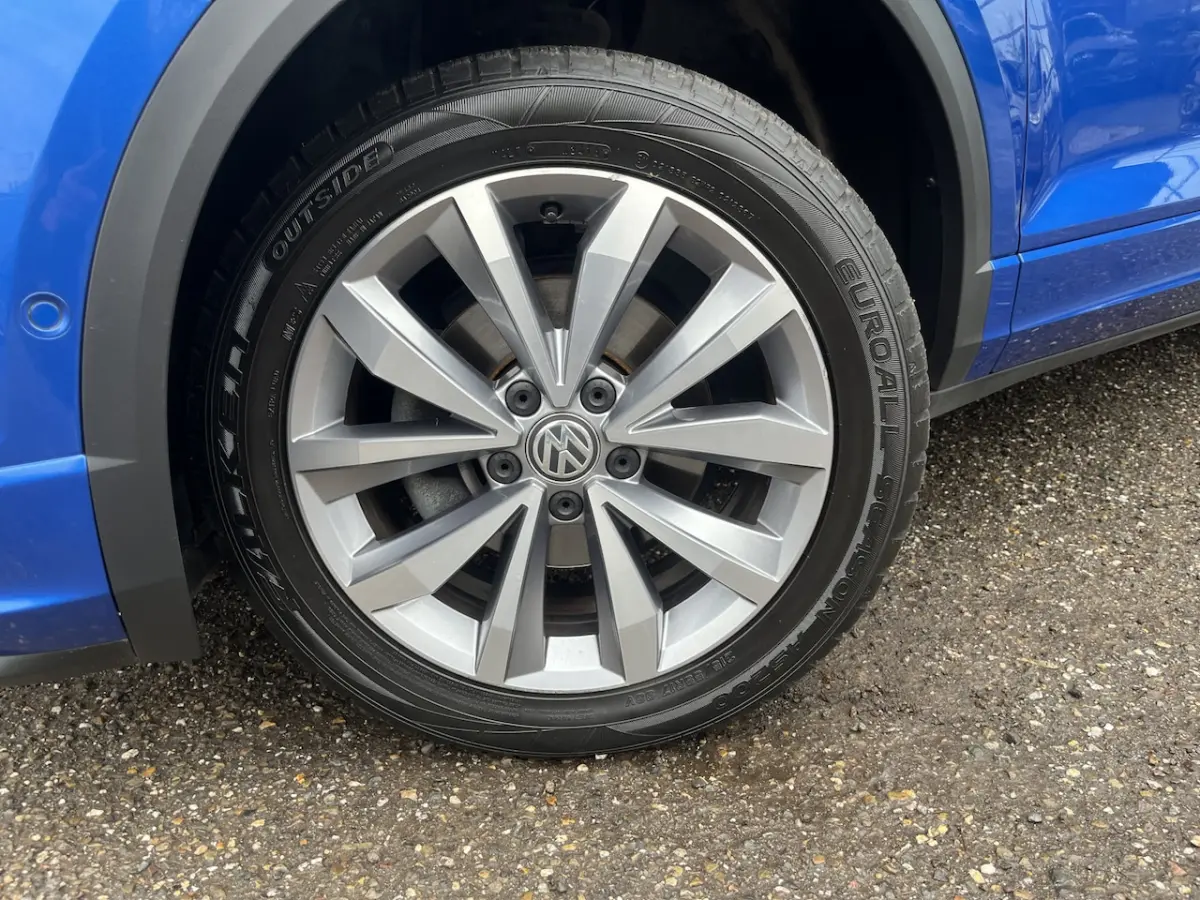 1.5 TSI Sport Business R-Line // NAVI // CAMERA // APPLE CARPLAY- ANDROID AUTO // ELEK. AC