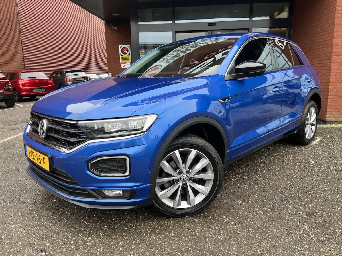 1.5 TSI Sport Business R-Line // NAVI // CAMERA // APPLE CARPLAY- ANDROID AUTO // ELEK. AC