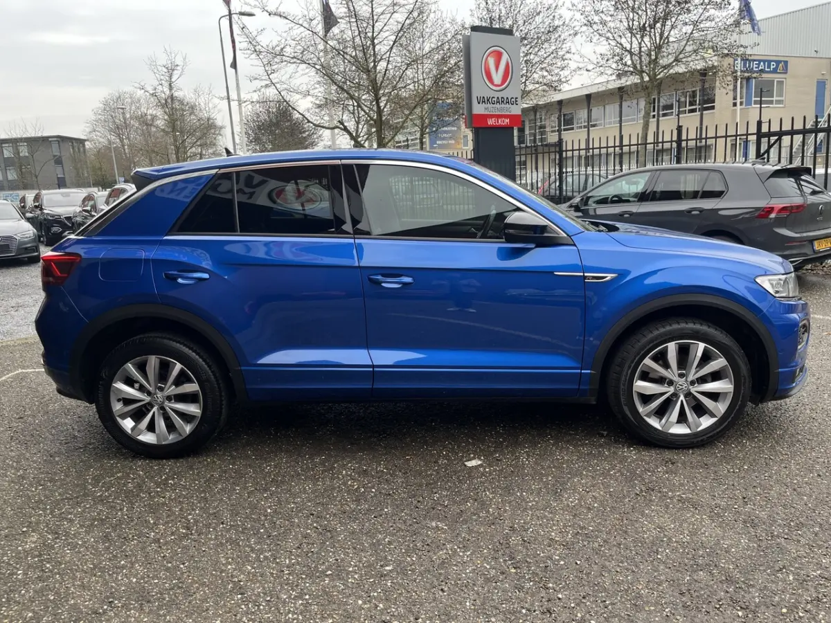 1.5 TSI Sport Business R-Line // NAVI // CAMERA // APPLE CARPLAY- ANDROID AUTO // ELEK. AC