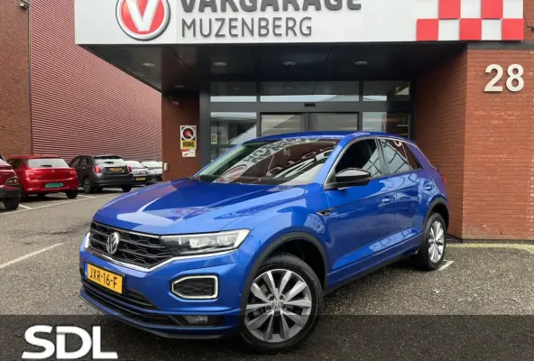 1.5 TSI Sport Business R-Line // NAVI // CAMERA // APPLE CARPLAY- ANDROID AUTO // ELEK. AC